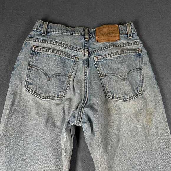 Vtg 90s Levis Womens 11 Jr Relaxed Fit Tapered Leg Light Wash Jeans Stained USA - Picture 10 of 14